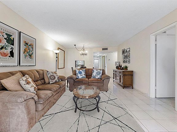 2nd image of 2871 E Sunrise Lakes Dr #211
