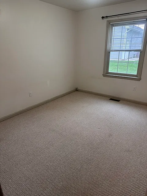 3 bed, $1,850 — Photo 4