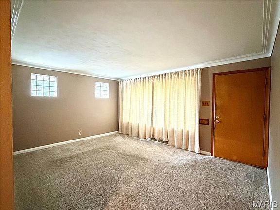 3rd image of 3740 Park Crest Dr