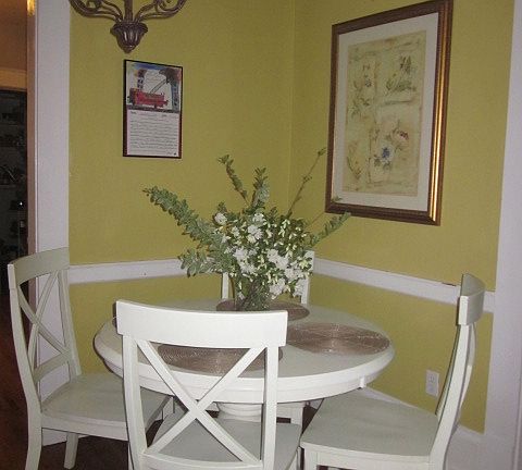 breakfast room