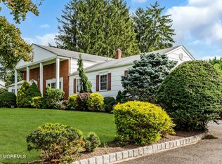 7 Mayflower Drive, Red Bank, NJ 07701