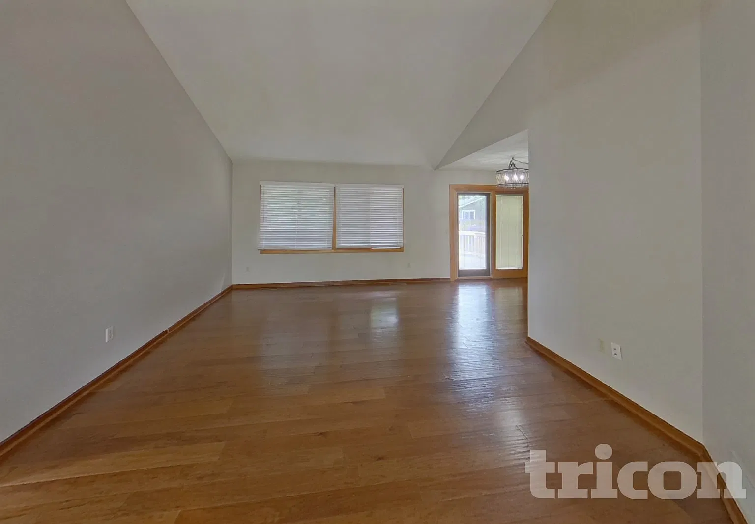2110 Helmo Avenue N Oakdale MN — Photo 3