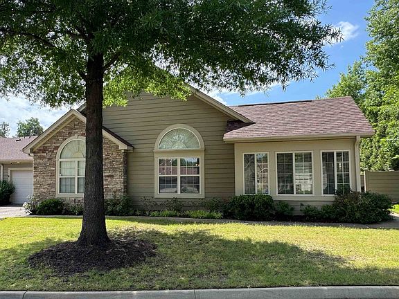 3rd image of 1727 W Southfield Cir