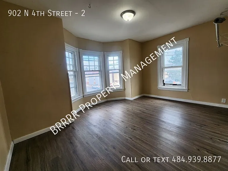 902 N 4th St #2 — Photo 15