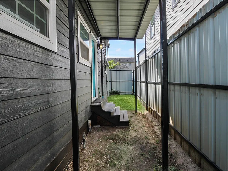 531 N Estelle St — Photo 25
