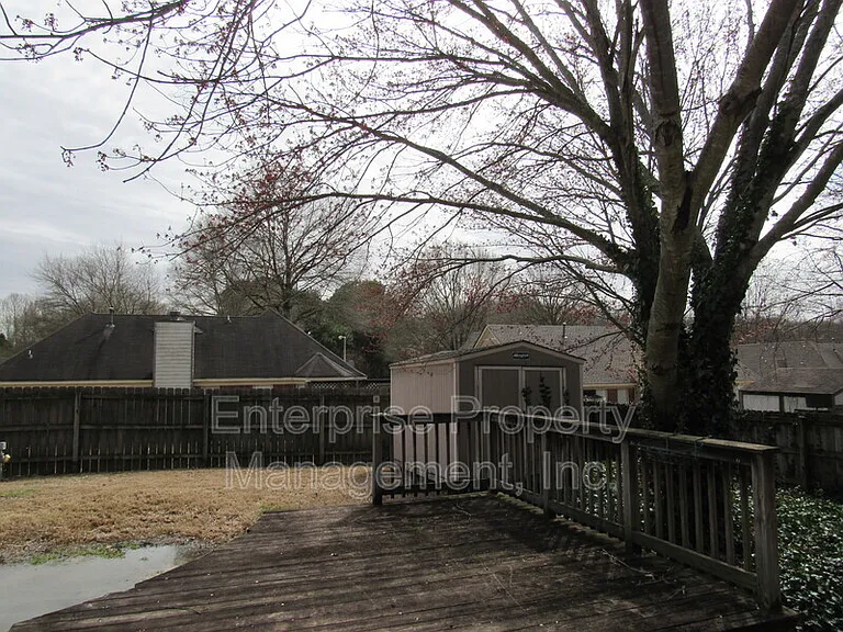 7037 Meadowlands Pl — Photo 28