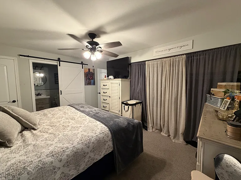 1117 Castle Harbour Way #1B — Photo 15