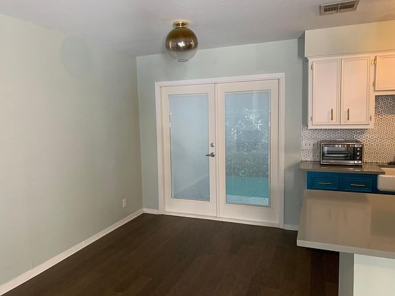 4th image of 5604 Woodrow Ave APT 6