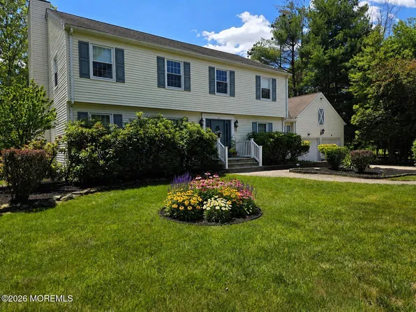 5 Mccaffery Road, Manalapan, NJ 07726
