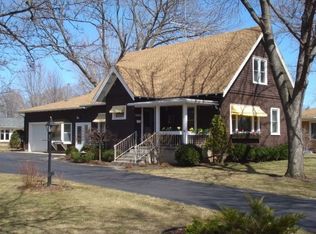 1003 6th St, Baraboo, WI 53913