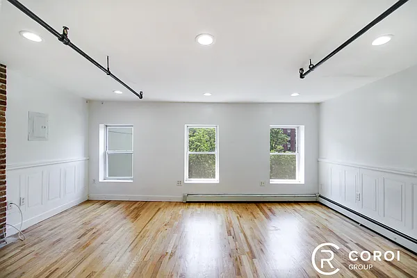 Rented by Coroi Corp | media 9