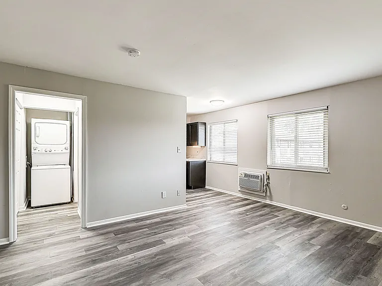Ninth Avenue Apartments — Photo 43