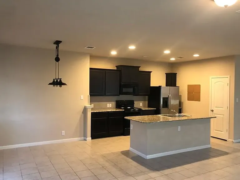 475 Willow Arch — Photo 5