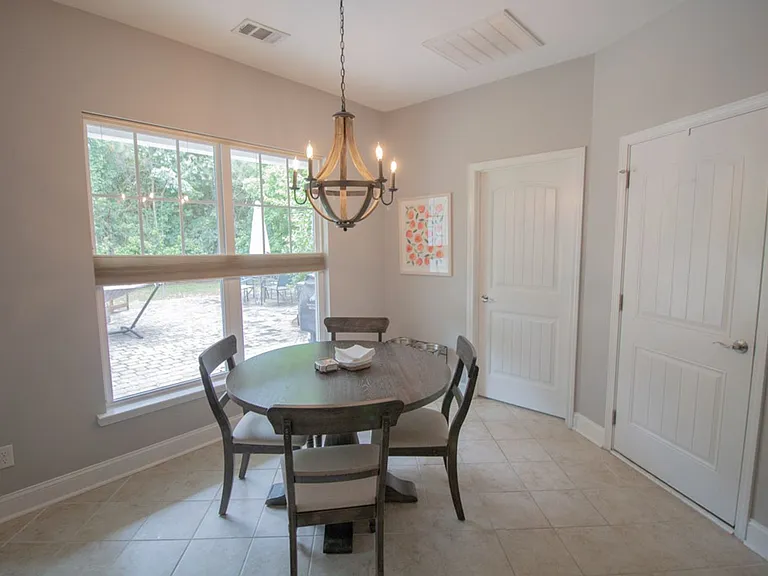 4 Gresham Ln — Photo 13