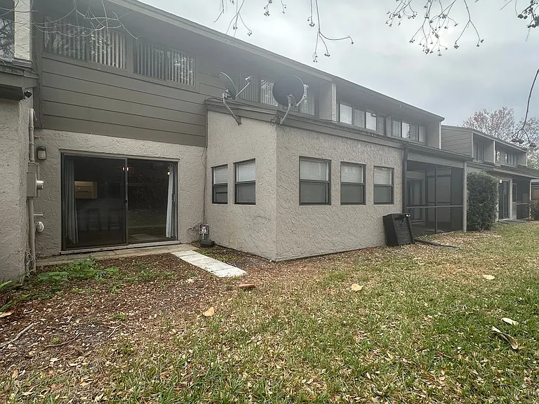 1532 N Carolwood Blvd — Photo 47