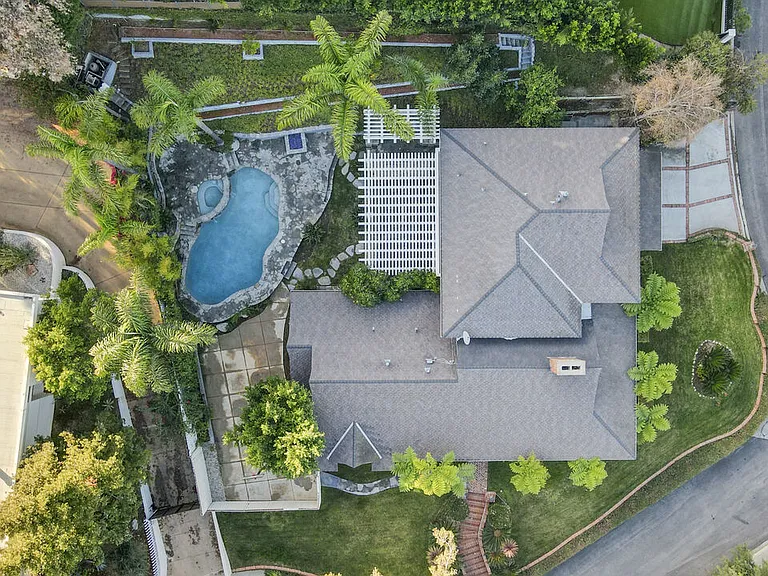 3690 Crownridge Dr — Photo 48