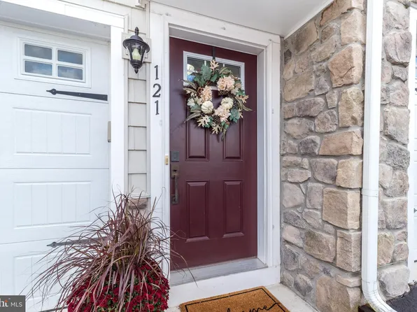 121 Arbor Blvd, Perkasie, PA 18944
