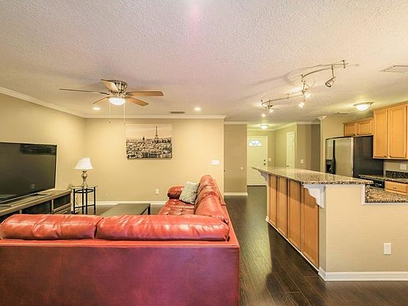 3rd image of 615 King Louis Ct