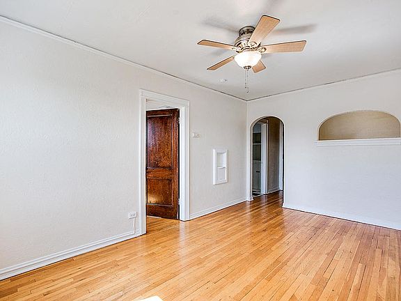 4th image of 1221 N Washington St APT 301