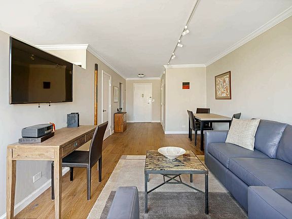 4th image of 400 Central Park W APT 17U