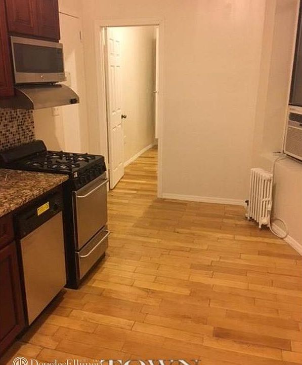 2nd image of 118 Macdougal St APT 2