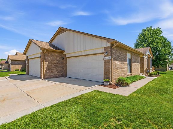2nd image of 26160 N Knollwood Dr