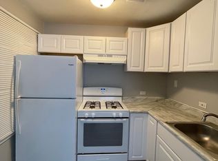 2A Pine Tree St #2A, Hanover Park, IL 60133