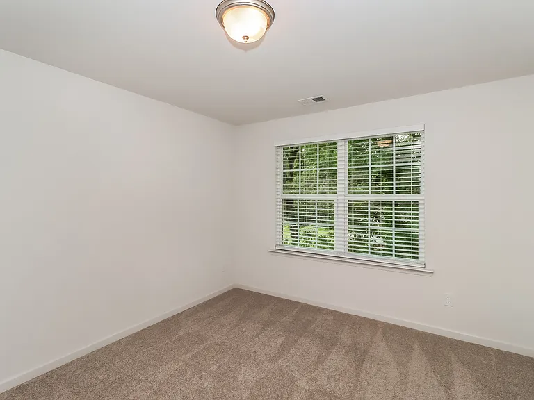2529 Oakdale Rd — Photo 11
