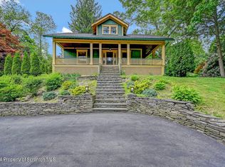 332 Shady Lane Rd, Clarks Summit, PA 18411