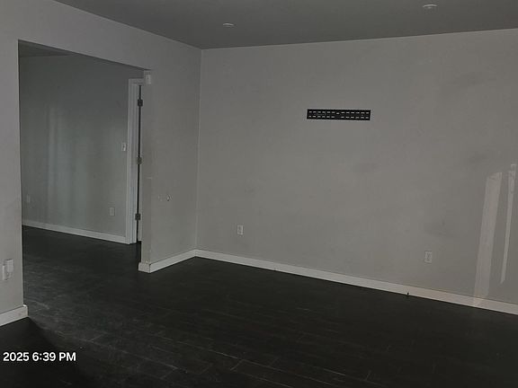 4th image of 2705 Rosebud Cir