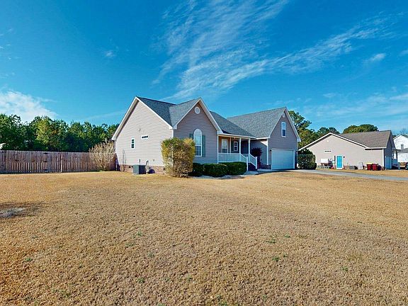 4th image of 327 Oakmont Drive