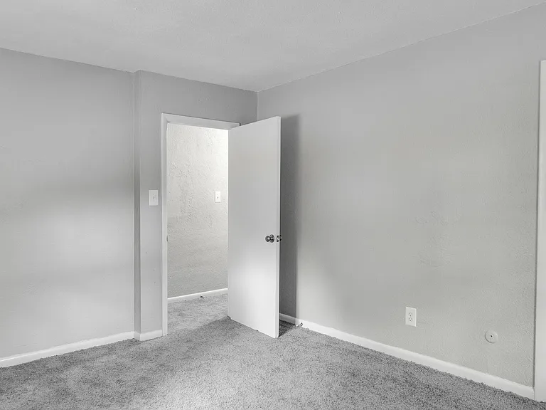 900 Macdade Blvd — Photo 6