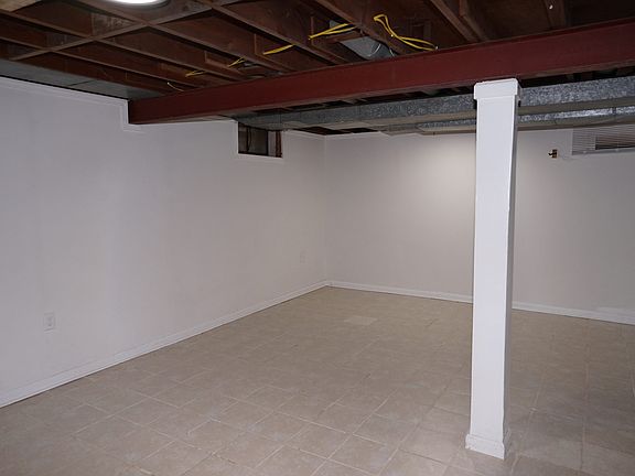 3rd image of 941 Dane St