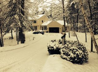 77 Grafton Dr, Bedford, NH 03110