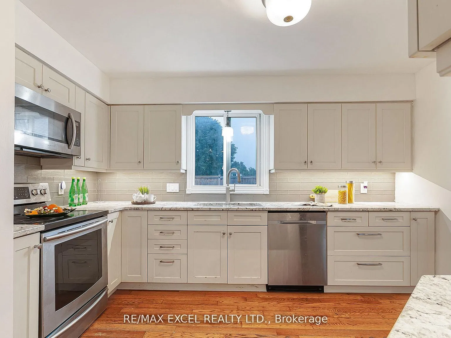 5 bed, $2,999 — Photo 3
