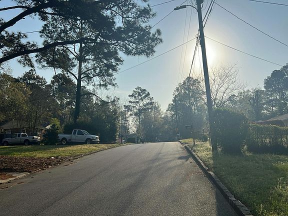 4th image of 3095 Francine Dr
