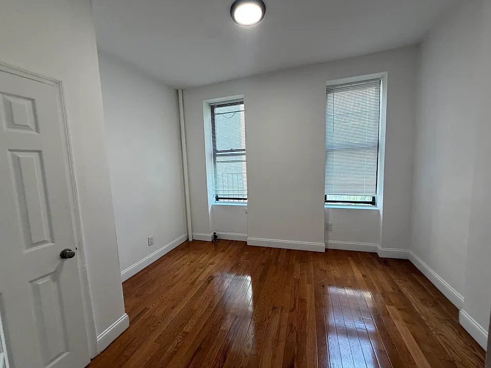 710 9th Ave #2D