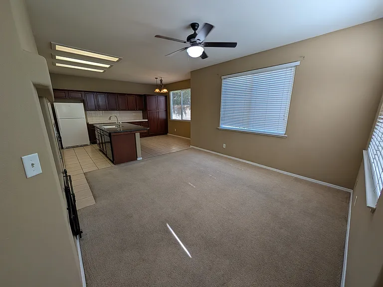 753 W Bordeaux Ln — Photo 6