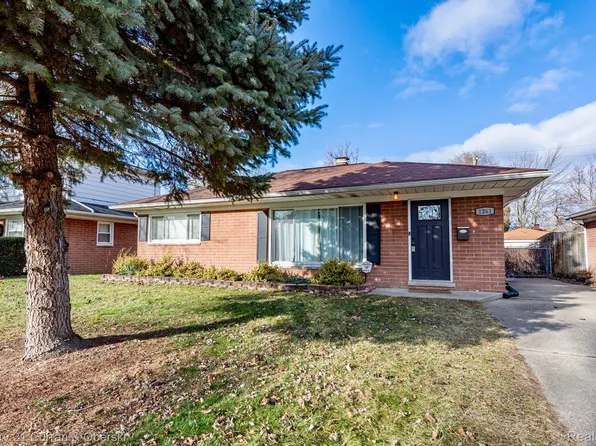 1261 E Dallas Ave, Madison Heights, MI 48071