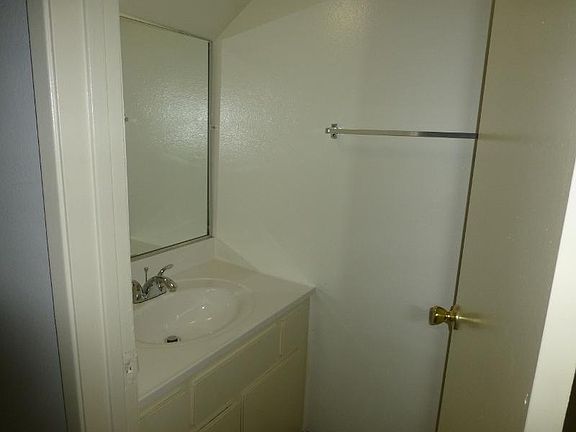 5th image of 11621 Braddock Dr APT 11