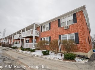 535 Maple Ave APT 7, Lisle, IL 60532