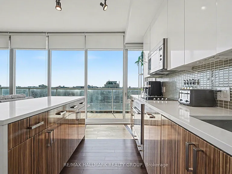 300 Lisgar St #1208 — Photo 3