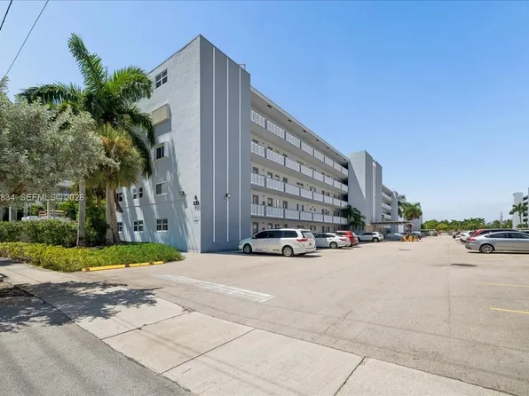233 NE 14th Ave APT 206, Hallandale, FL 33009