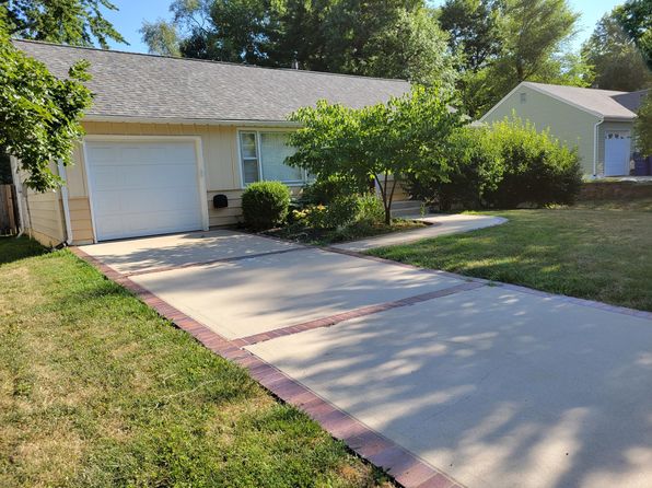 7623 W 65th Ter