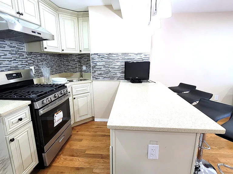 22-24 92nd St #1F — Photo 7