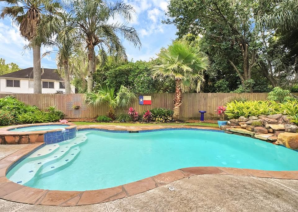 1st image of 15414 Woodcote Ct