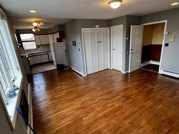 79 Saint Marys Ave APT 2