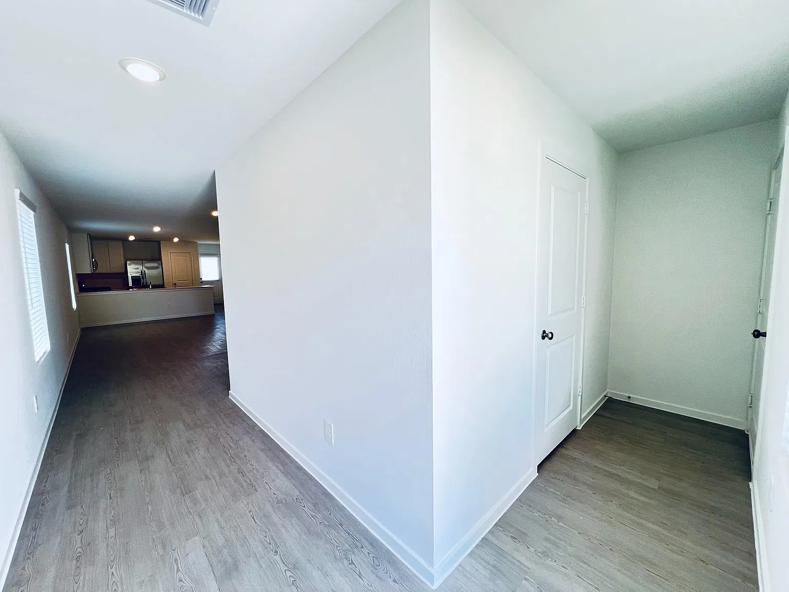 3 bed, 2.0 bath, 1450 sqft, $1,700 — Photo 2