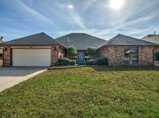 120 E Olympic Dr, Yukon, OK 73099
