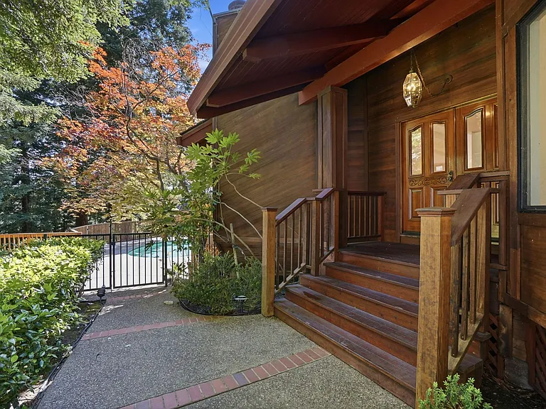 2561 Rolling Hills Ct — Photo 2